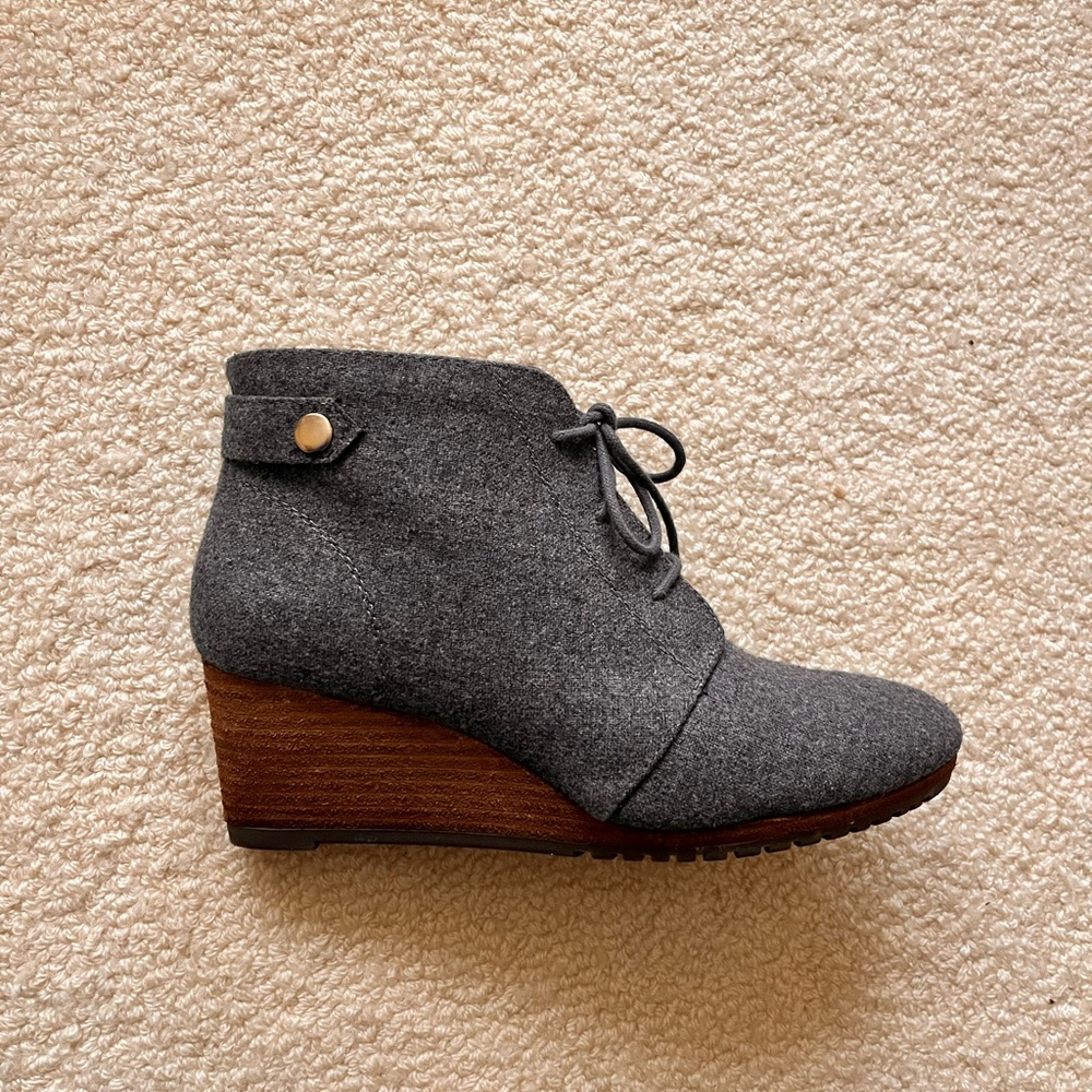 Like New/ Dr. Scholl's Charcoal Gray Wedge Booties/ Like New